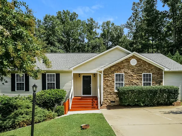 143 Locket Dr, Clayton, NC 27520