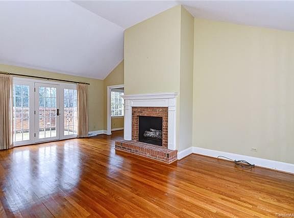 5th image of 4422 Montibello Dr