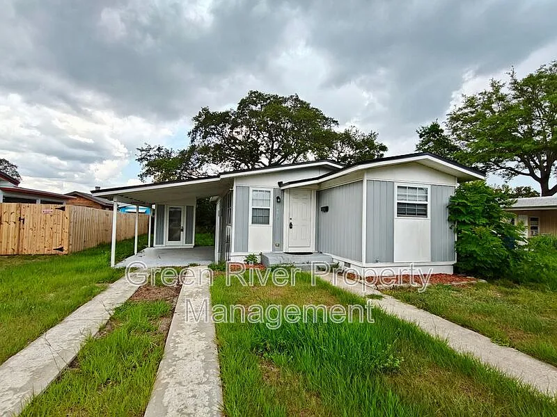 3 bed, 2.0 bath, 1042 sqft, $1,710 — Photo 4