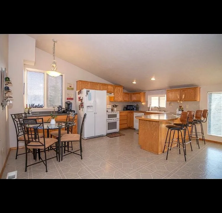 2120 S Sunrise Rd #1