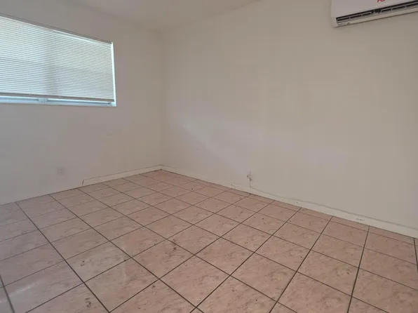 1826 Sherman St, Hollywood, FL