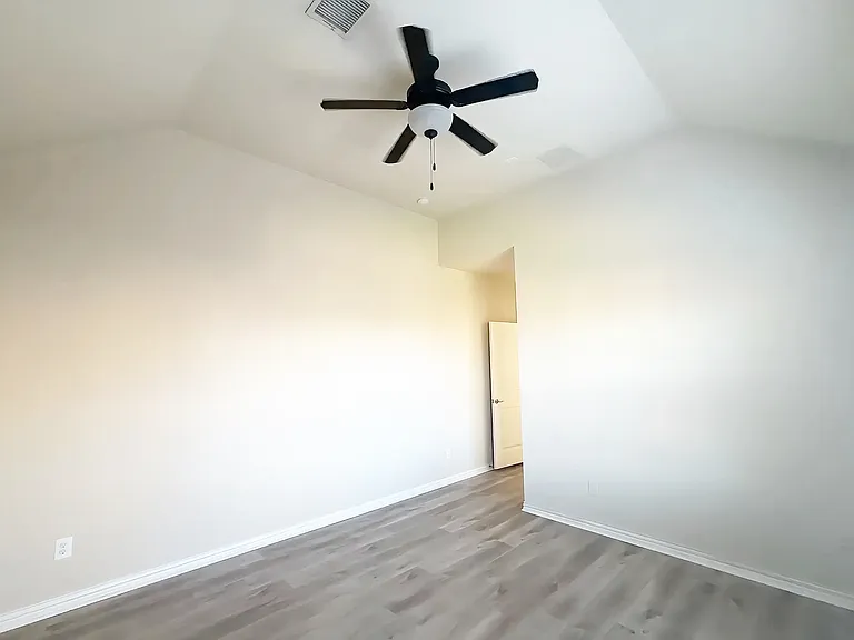 14803 Huffman Ln — Photo 31