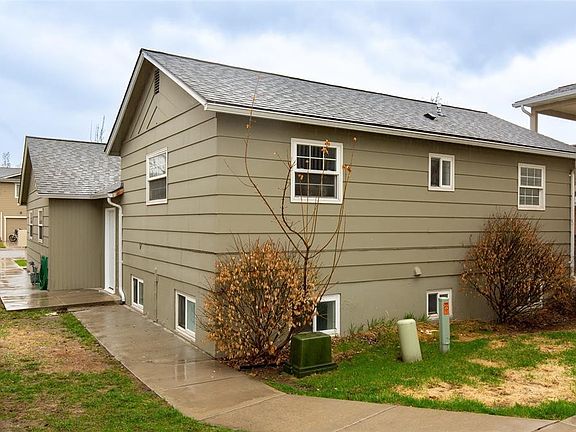 2nd image of 2422-2424A Ernest Ave