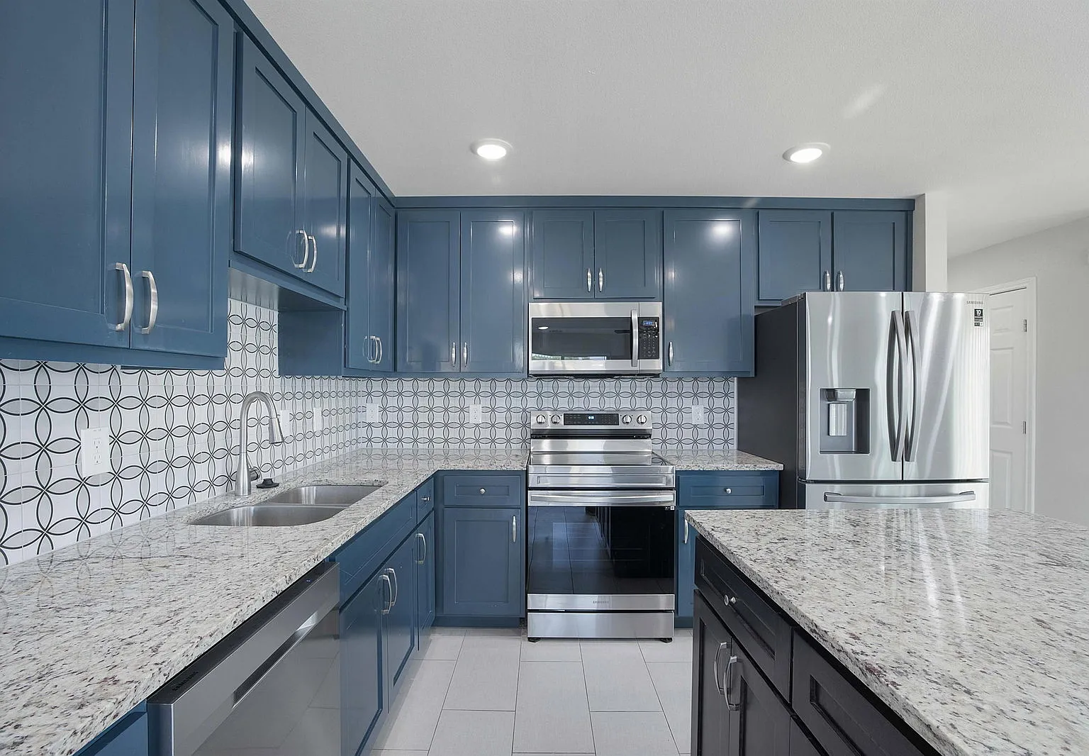 3 bed, 2.5 bath, 1662 sqft, $1,650 — Photo 1