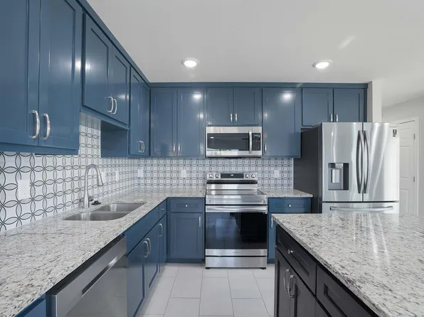 214 Lizzie St #B, Taylor, TX 76574
