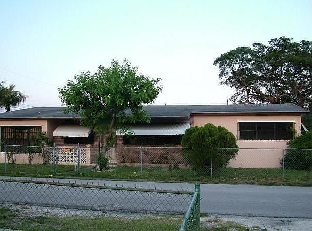 1st image of 16991 NE 3rd Ct