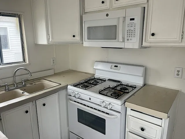 763 W Avenue L #22 — Photo 5