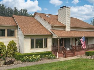 513 Sandy Lake Rd, Kent, OH 44240