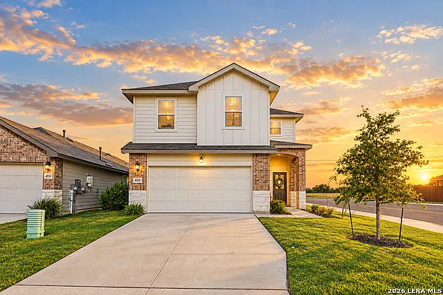 4 bed, 2.5 bath, 2223 sqft, $2,100 — Photo 1