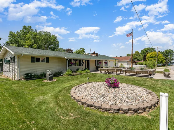 121 Twin Elm St, Houghton Lake, MI 48629