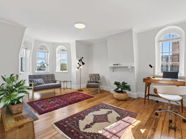 138 Pine Street #5, Portland, ME 04102