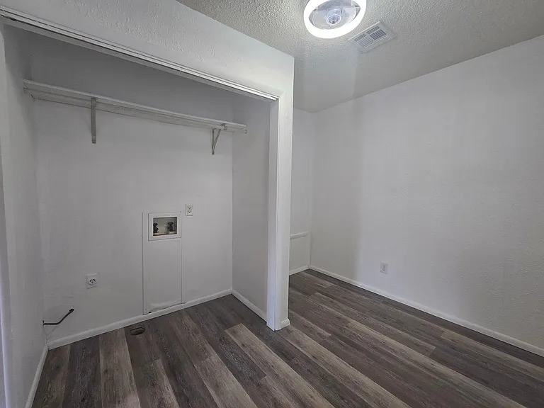 920 W Farrall St — Photo 5