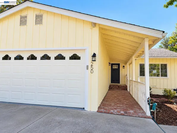 250 Highland Dr, Sutter Creek, CA 95685