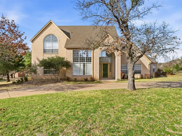 2829 Bent Oaks Dr, Burleson, TX 76028