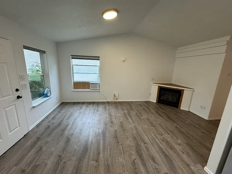 112 W 20th Ave #A — Photo 5