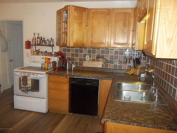 2nd image of 420 Sage St