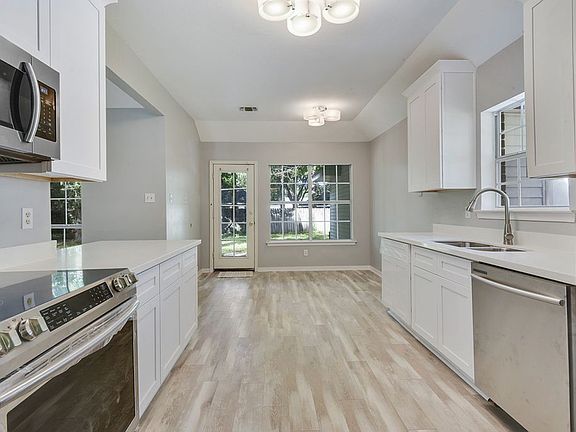 *Kitchen has been updated since this photo was taken