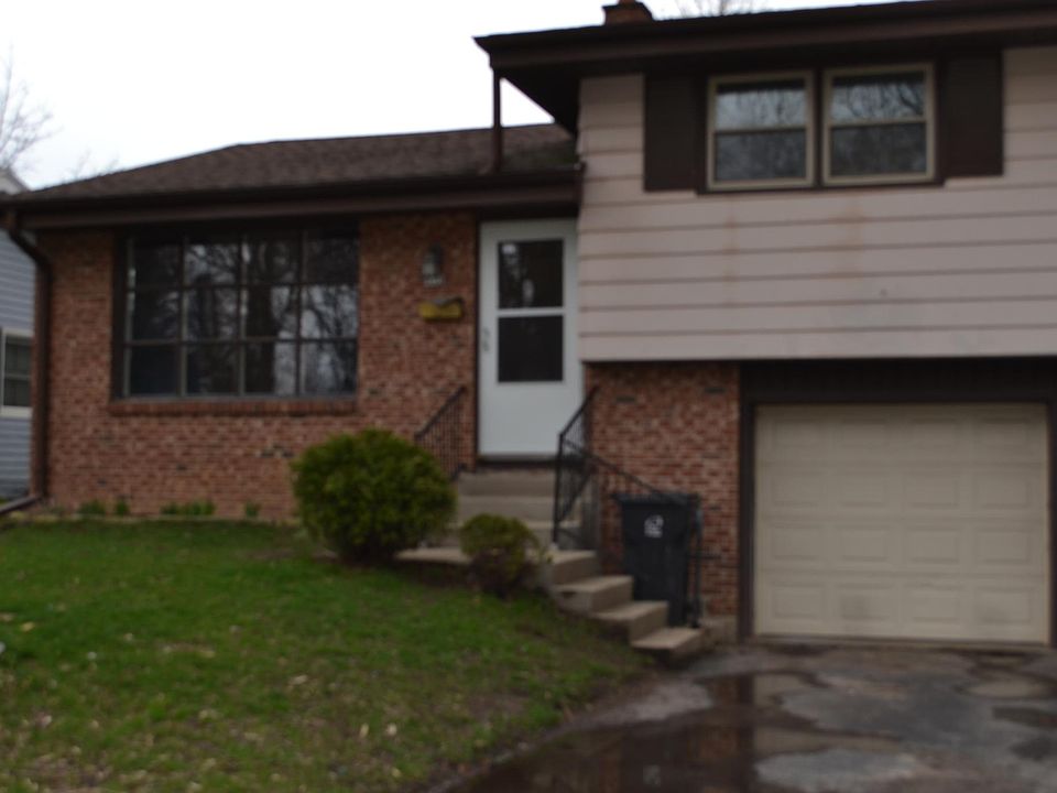 1st image of 413 Gascoigne Dr