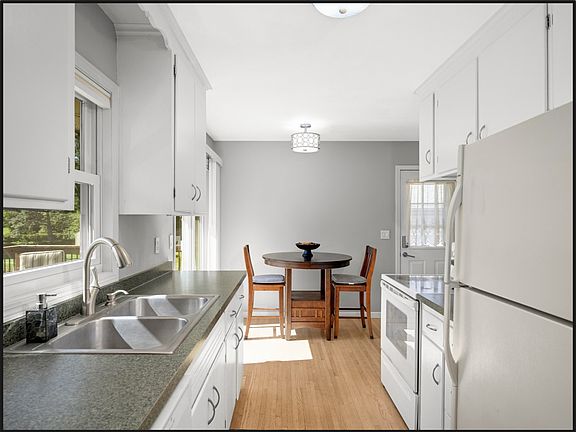 3rd image of 5817 Pearson Dr
