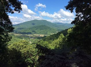 56 Hoot Hill Rd, Waynesville, NC 28785