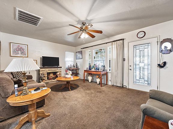 4th image of 1016 El Tejon Ave