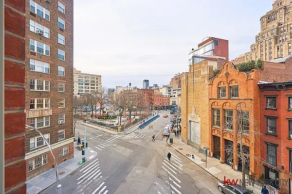 Rented by Compass | media 14