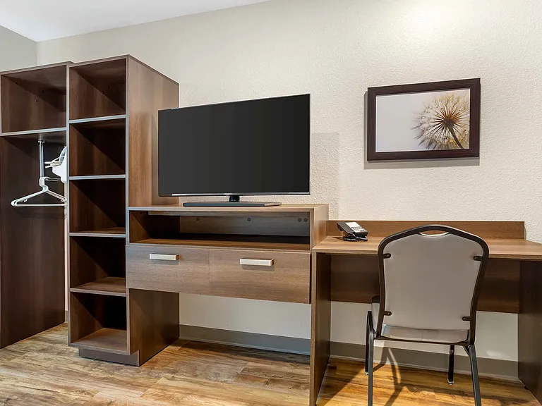 Studio Suite - 1 Queen Bed
