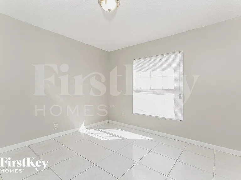 1420 Kissimmee Dr — Photo 5