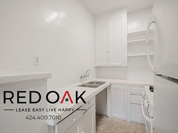 4th image of 836 Sanborn Ave APT 101