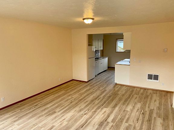 5th image of 572 W 12th Ave APT 7
