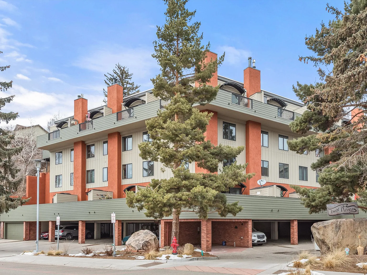 1 bed, 1.5 bath, 922 sqft, $4,250 — Photo 2