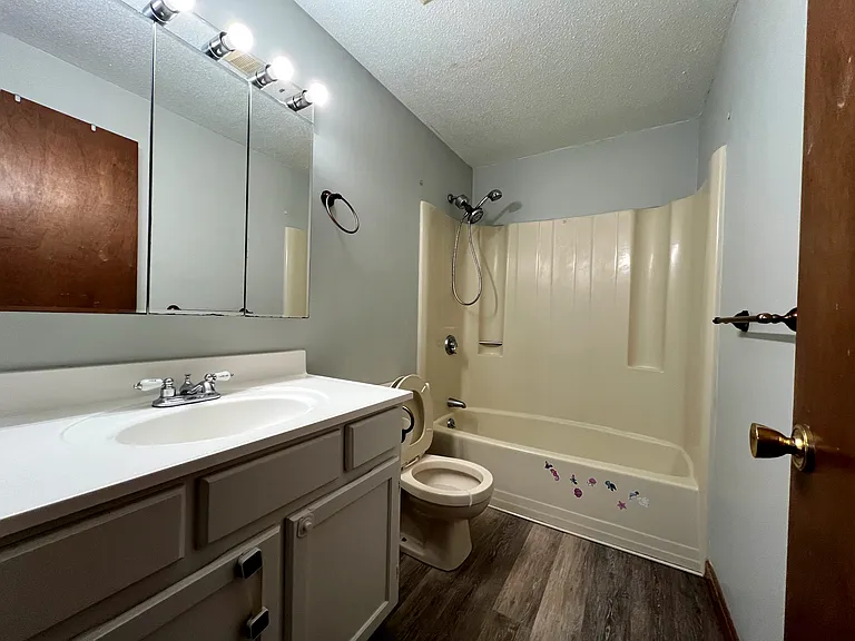 80 Smith St #2A — Photo 2