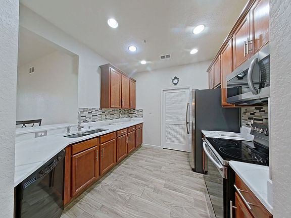 4th image of 3311 Whitestone Cir Unit 208