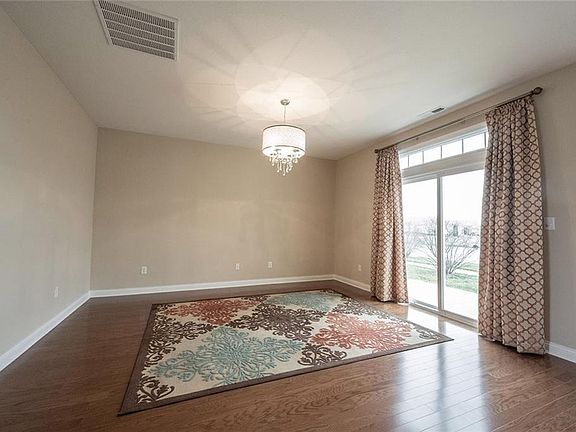 5th image of 227 Coatsville Dr