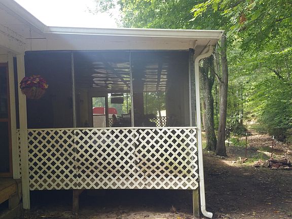 2nd image of 1494 Lick Creek Rd