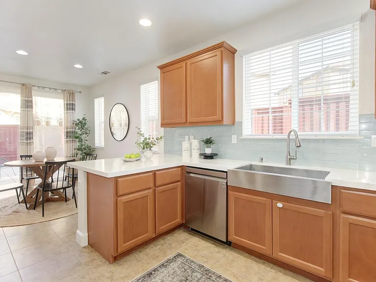 906 Blossom Rock Ln — Photo 7