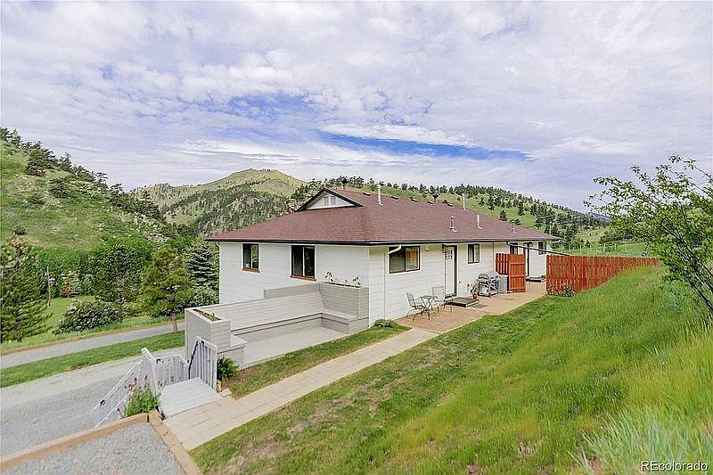 7348 Olde Stage Rd — Photo 2