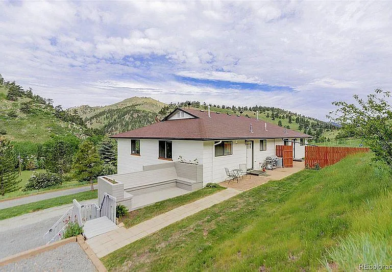 7348 Olde Stage Rd #B — Photo 2