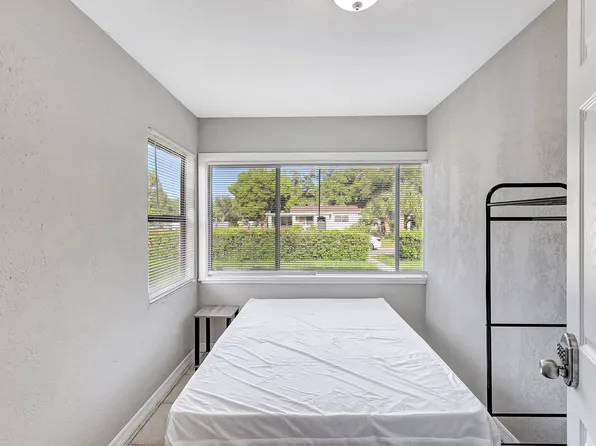 (undisclosed Address), Saint Petersburg, FL 33712