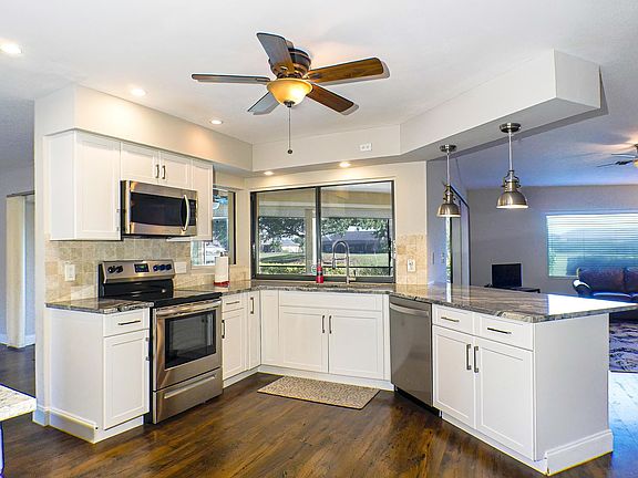 3rd image of 9957 Treasure Cay Ln