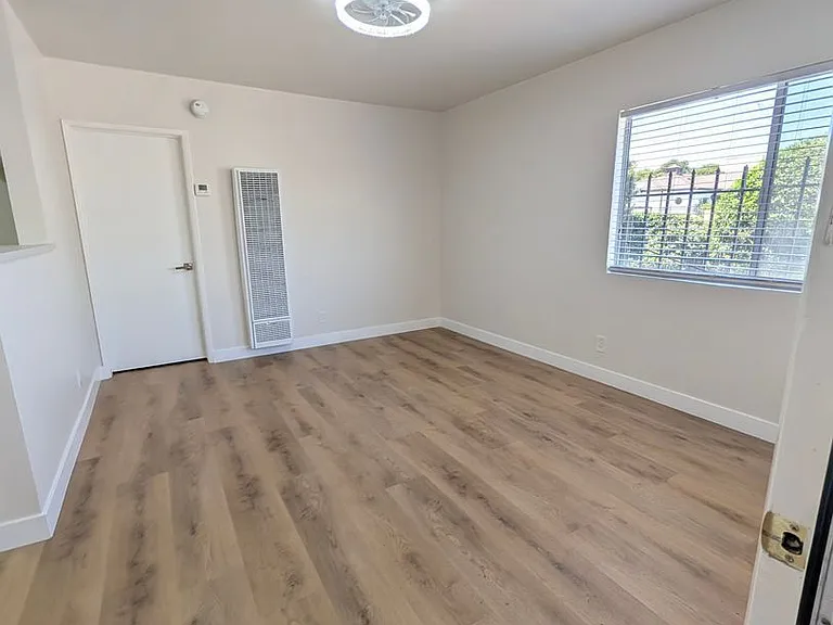 3430 W 63rd St #7 — Photo 5