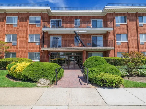 85 S CENTRE AVE #A17, Rockville Centre, NY 11570