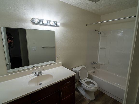 3rd image of 4545 SE Ina Ave #8