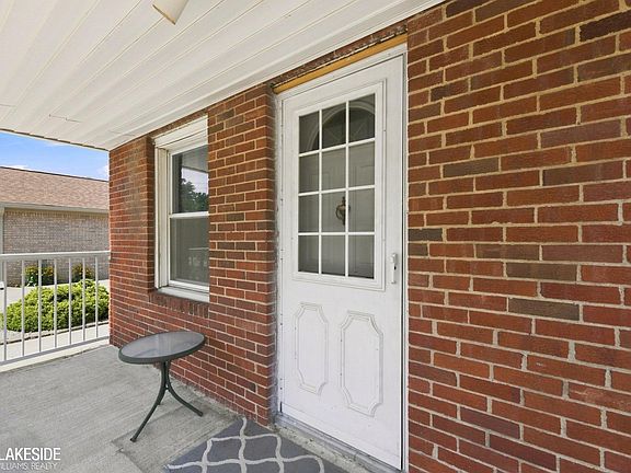 4th image of 5563 Northlawn Dr
