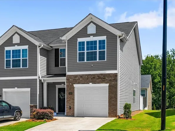 2829 Egert Dr, Haw River, NC 27258