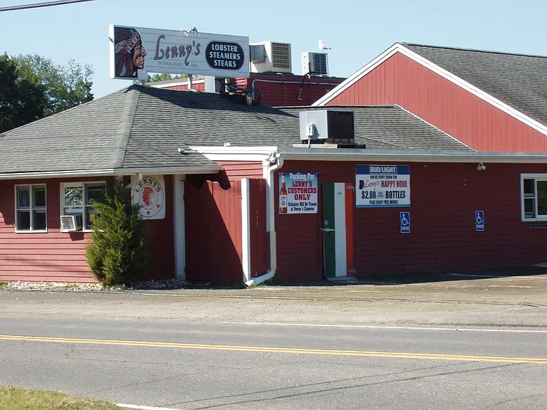 About a 200 yard walk to Lenny's Seaford restaurant.