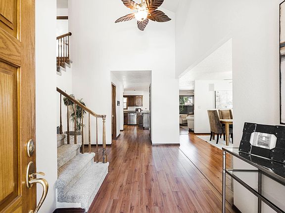4th image of 5801 Flor Del Rey NW