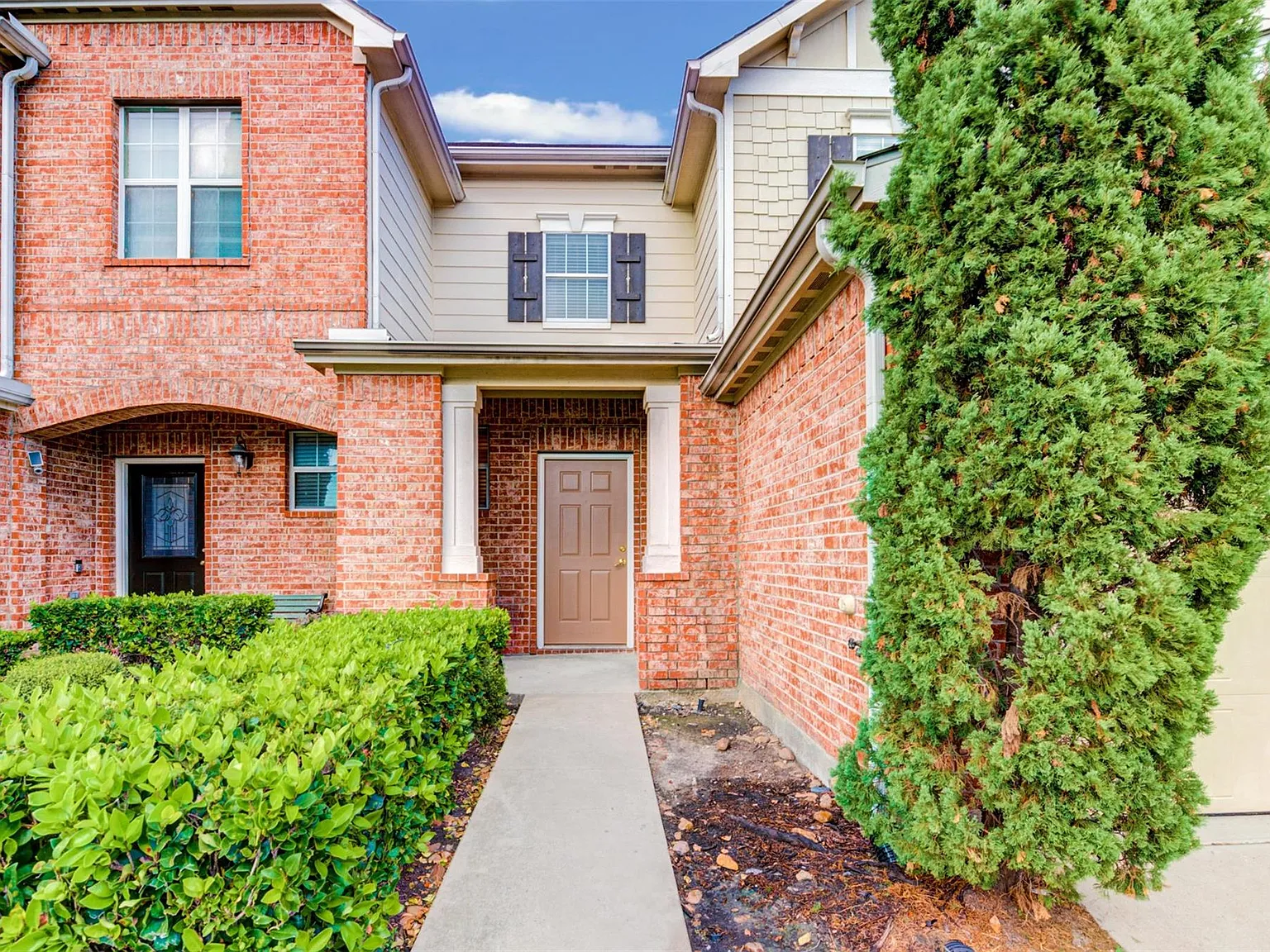 2 bed, 2.5 bath, 1430 sqft, $1,700 — Photo 4