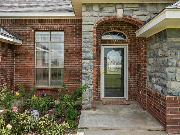 4th image of 20201 Laramie Dr