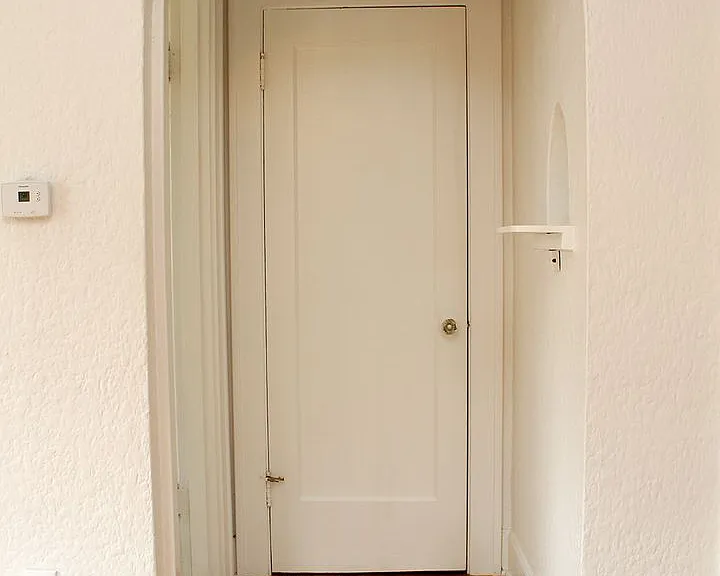 Gorgeous Remodeled Belmont 1 Bedroom with Garage! — Photo 16